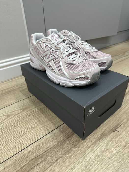 Продам новые new balance 740