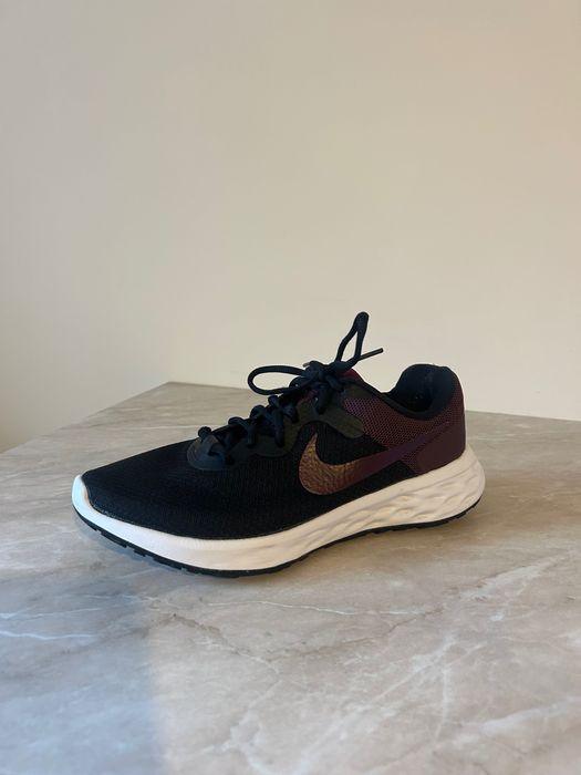 Маратонки NIKE 42 номер