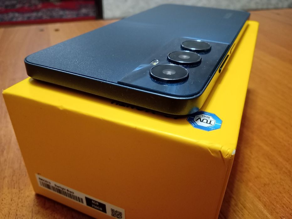 РеалмиС65  память 256 мощный смартфон