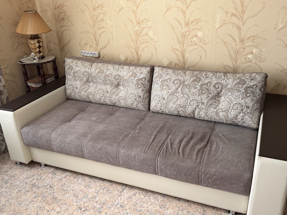 Продам диван в хорошем состоянии