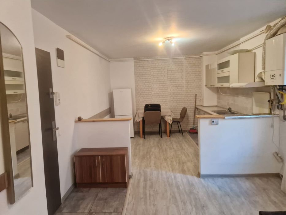 Inchiriez apartament