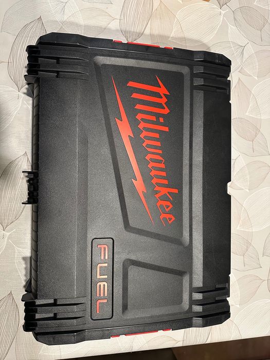 Куфари Milwaukee HD