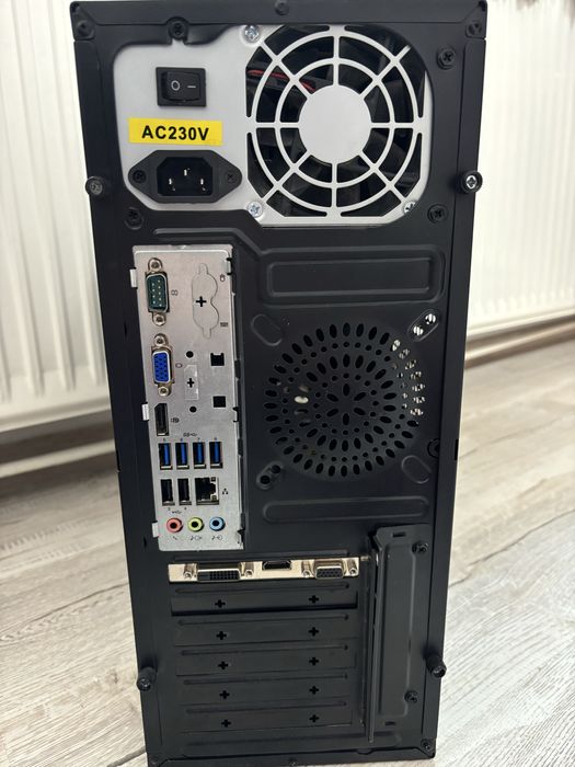 Calculator Gaming + Tastatura si mouse