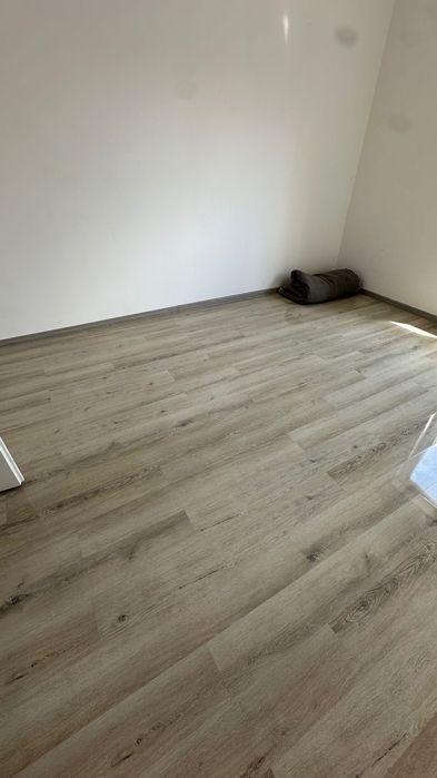 Parchet lucios laminat nou