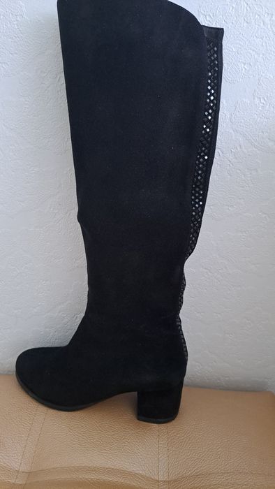 Продам женские сапоги