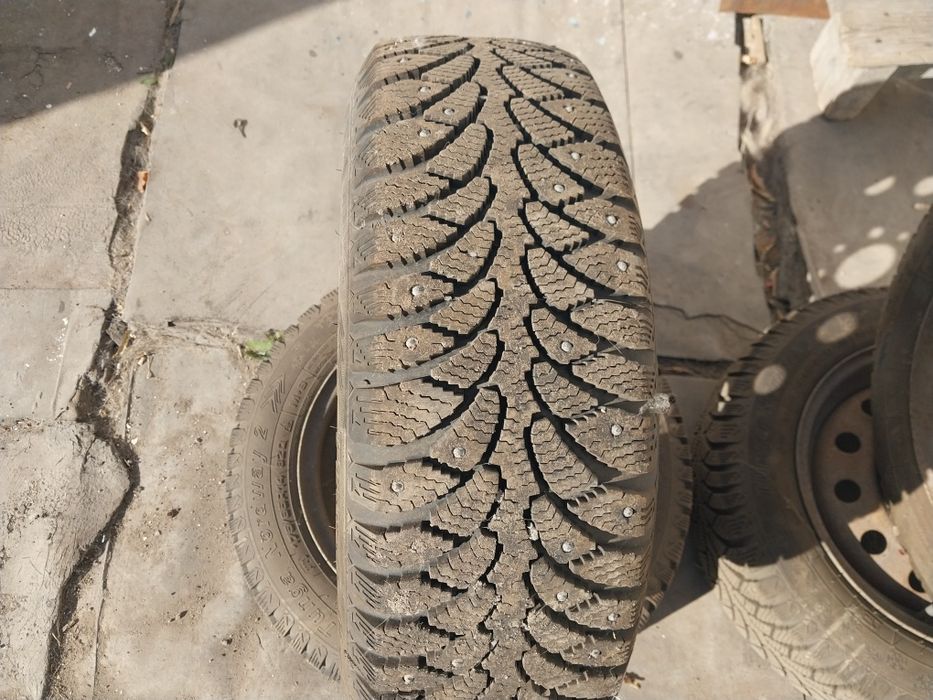 Зимние шины с дисками в комплекте  175/65R14