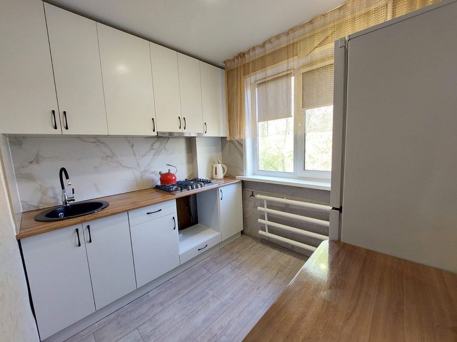 Продам 3ком квартиру район Уюта.