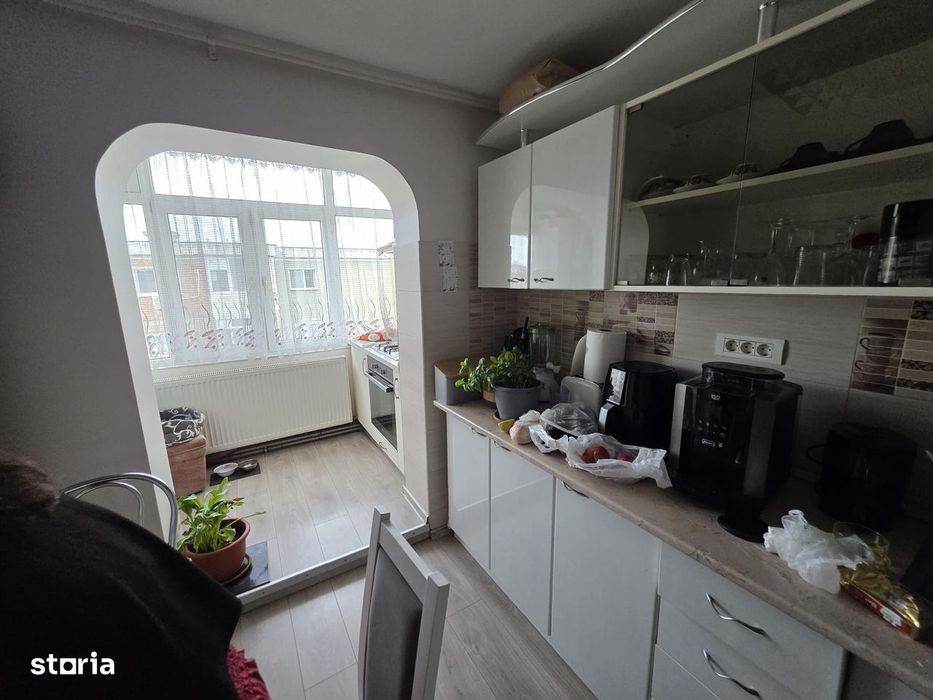Vand apartament 3 camere cartier ALFA Arad