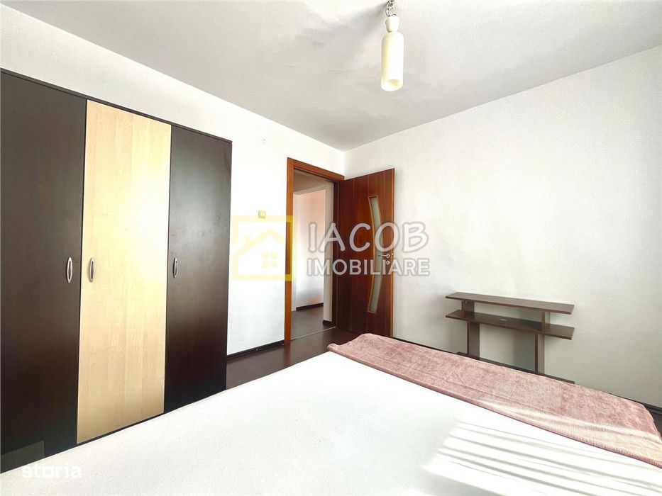 Apartament 3 camere decomandate, strada Martir Horia, Bacau