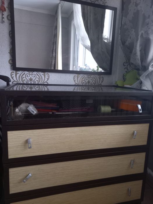 Продам спальный гарнитур