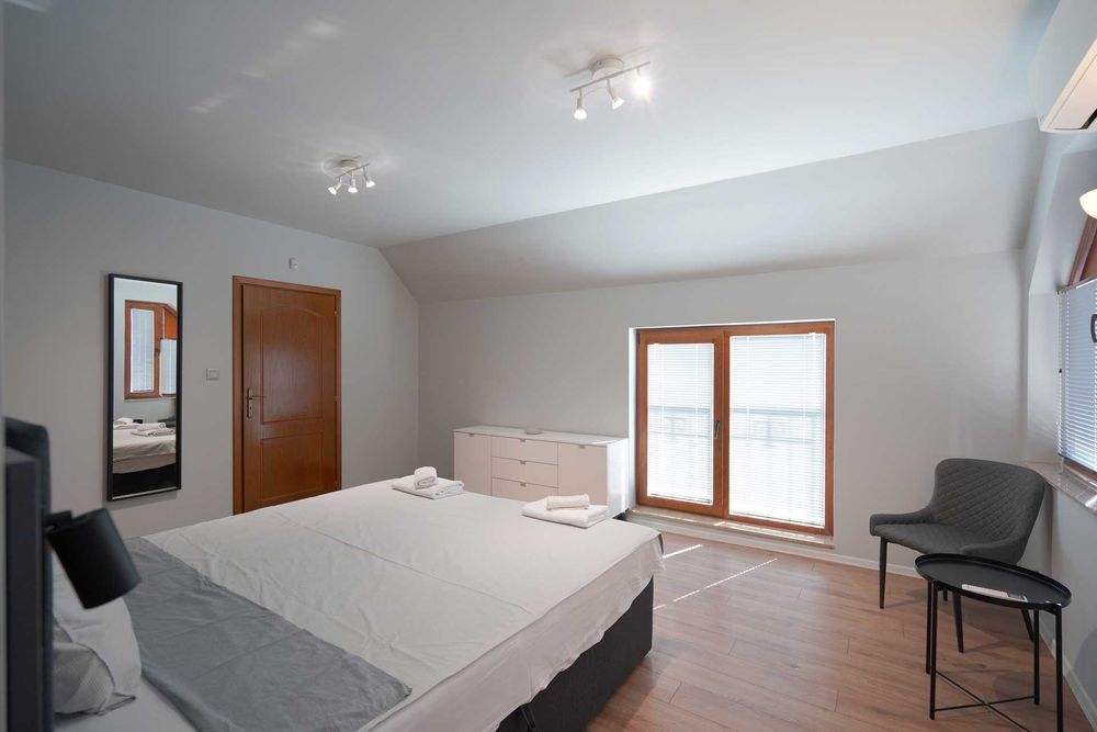 Дава се под наем Тристаен апартамент в Варна, Зимно кино Тракия - 134 кв.м за 999 € - Снимка #10