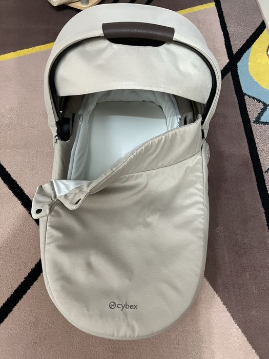 Landou Cybex Cot S Lux – Almond Beige, cadru Taupe | Stare foarte bună