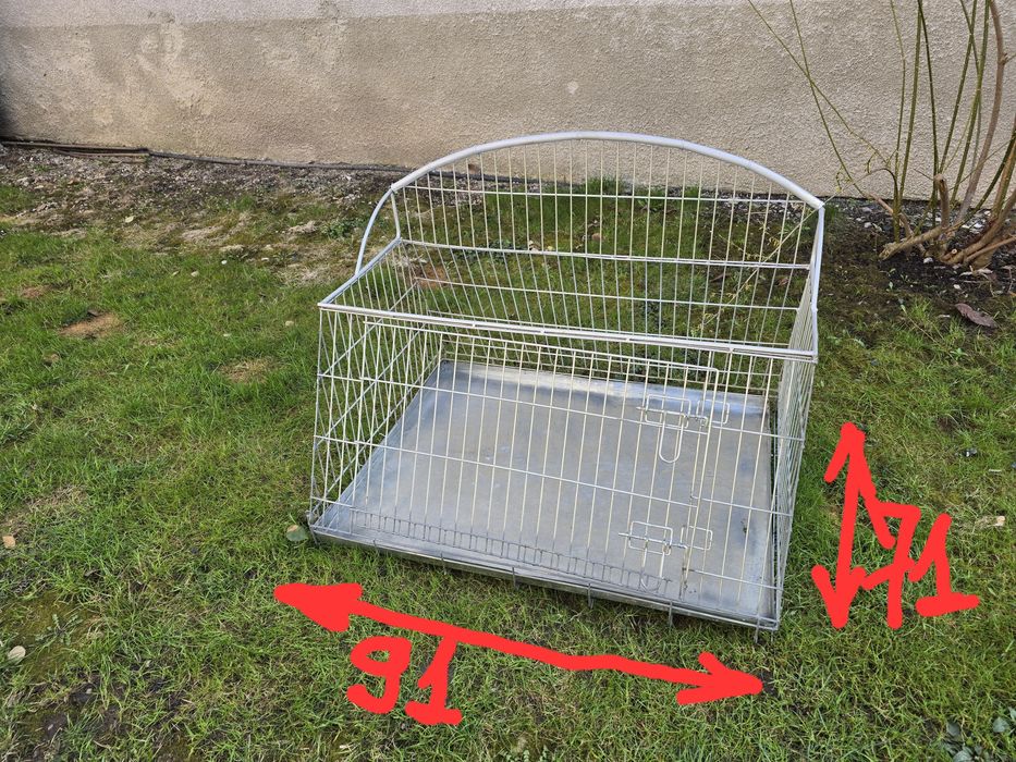 Cușcă pentru cățel pentru portbagajul mașinii