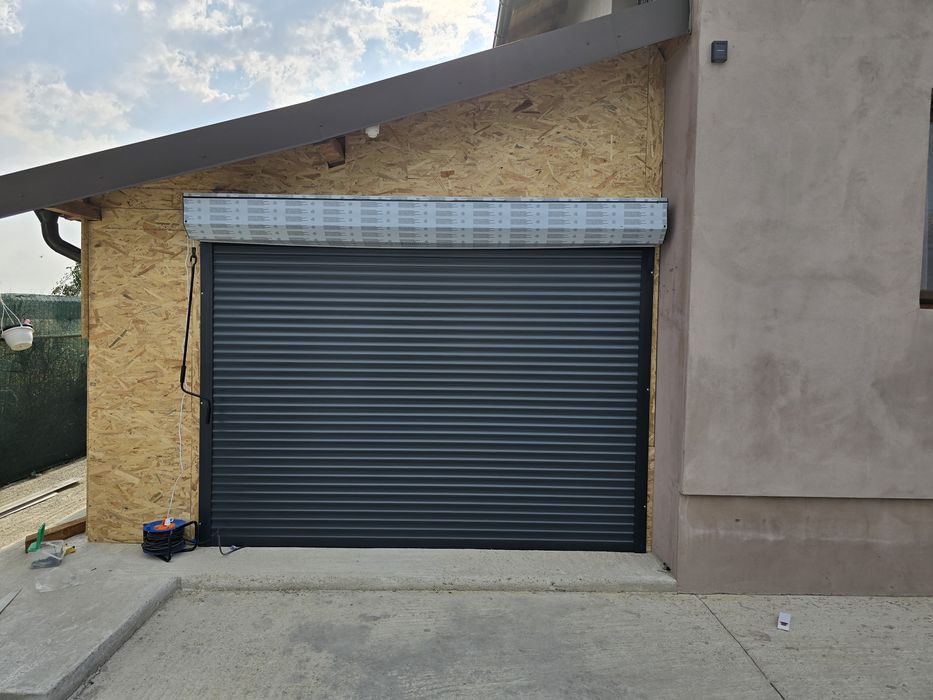 Usi garaj rulou aluminiu