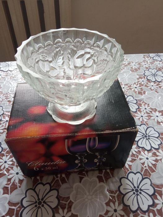 Конфетница хрустальная