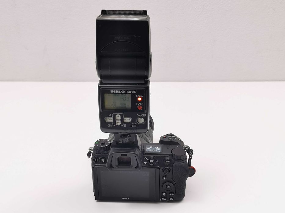 Nikon SpeedLight SB-600 светкавица за фотоапарат