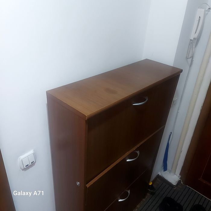 Обувной шкаф коричневый