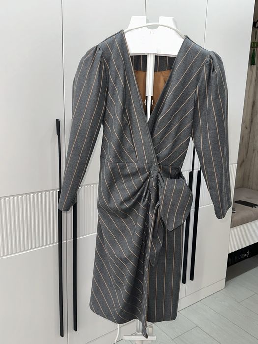 Продам женское платье хорошего качества