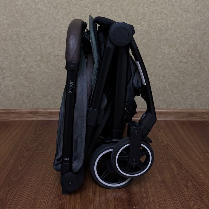 Прогулочная коляска Joolz Aer+ (зелёная)