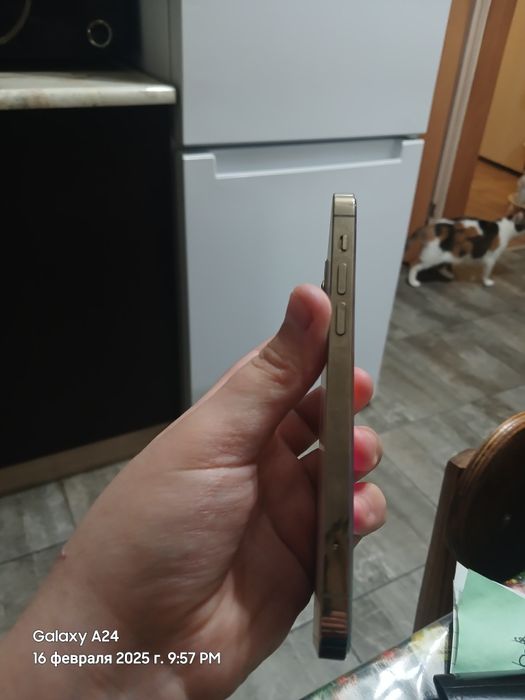 Продаю Айфон 12 про