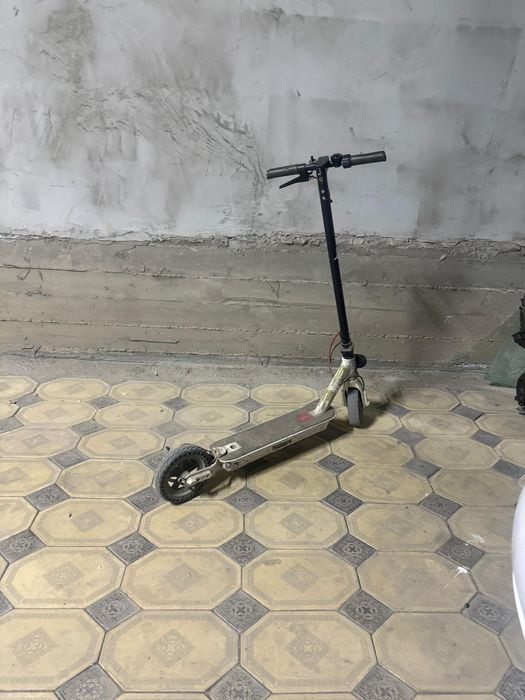 продам электросамокат рабочий