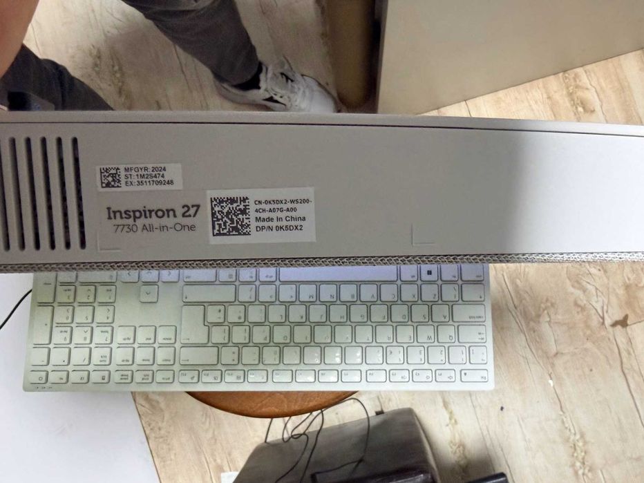 DELL INSPIRON 27 7730 All In One   i5-1334U