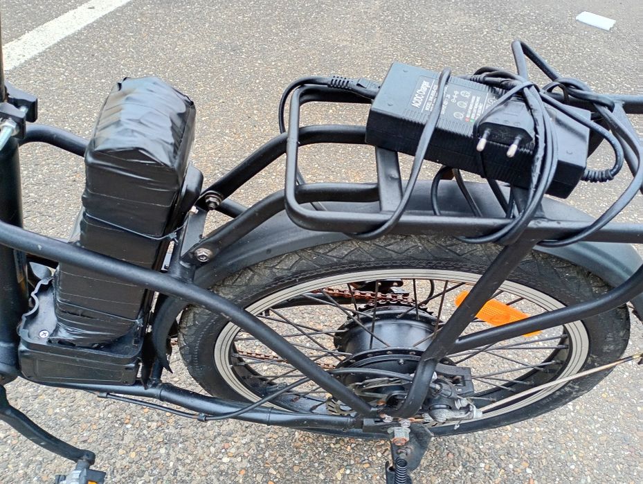 Vând  bicicletă pe 20 pliabilă. Asistenta.   ELECTRICĂ