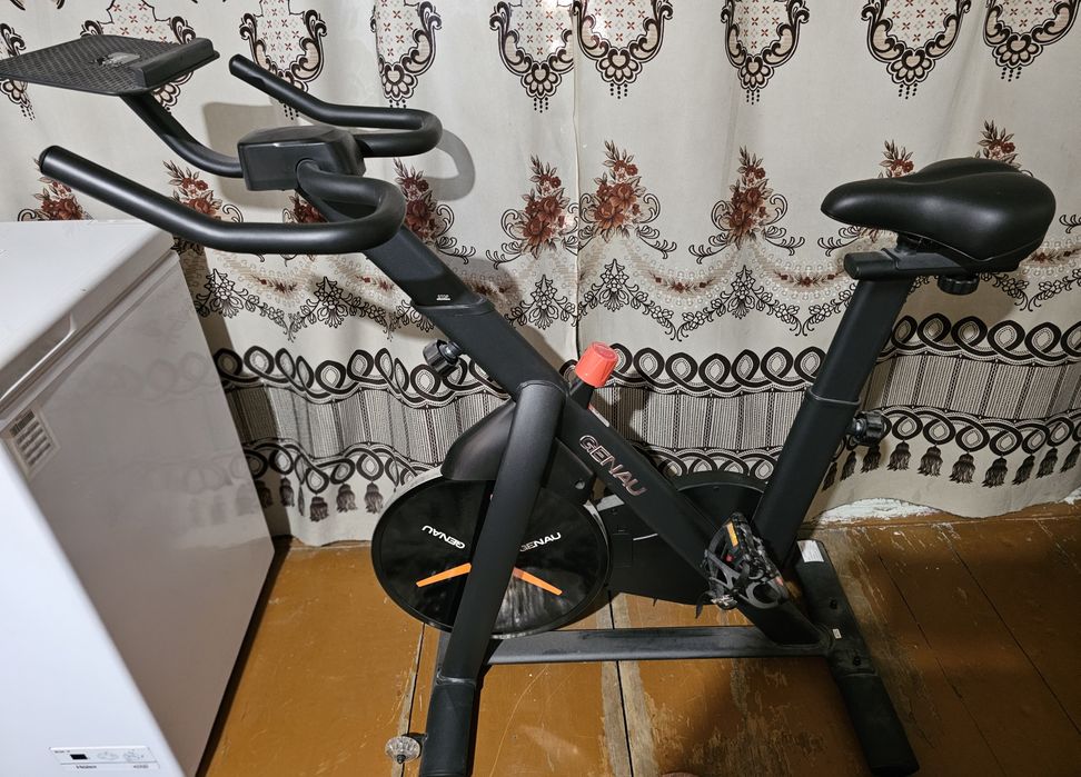 Продам спинбайк Genau Zest Pro C6 вертикальный