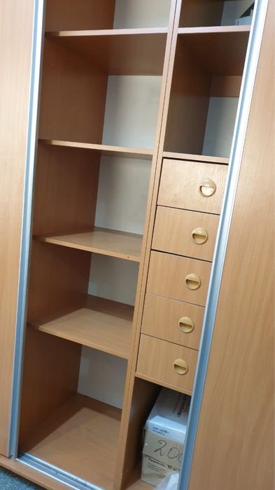 шкаф для спальной  или офис