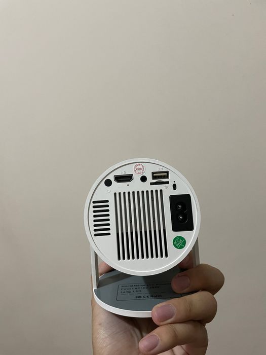 Продаю проектор срочно