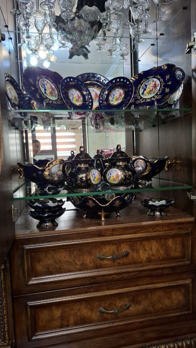 Набор темно-синый посуды