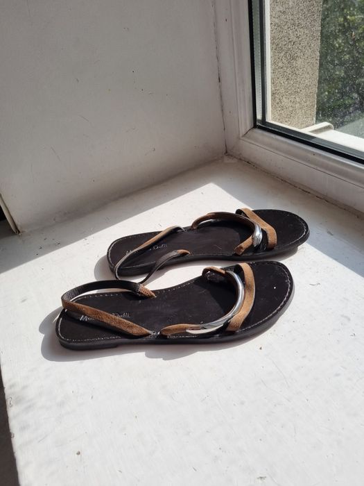 Продаю сандалии 38 размера Massimo Dutti