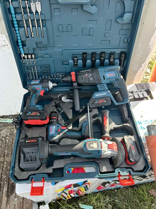 Предлагам чисто нов комплект четири в едно на bosch