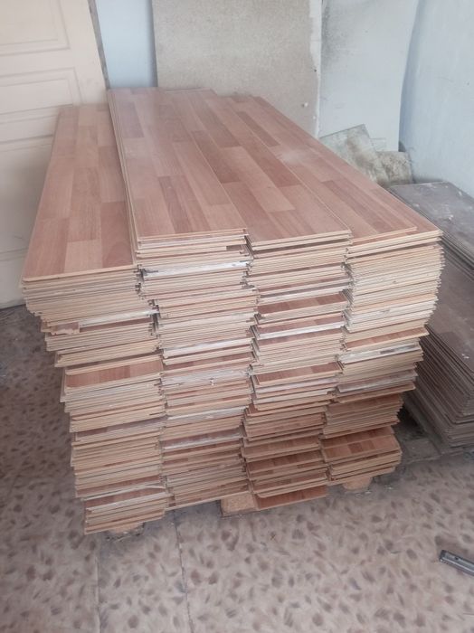 Продам ламинат в отличном состоянии