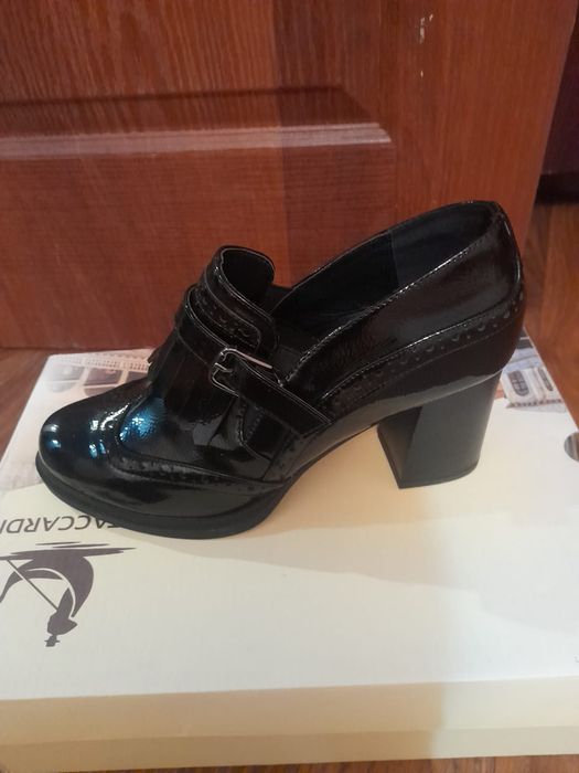 Продам новую обувь за 10000