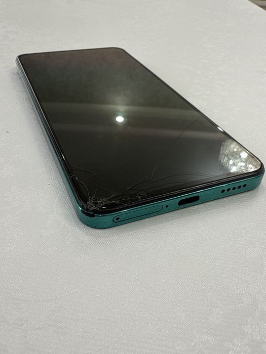 Продаю Телефон Vivo V40Lite Б/У