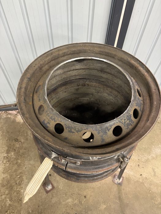 Soba din jante pe lemne