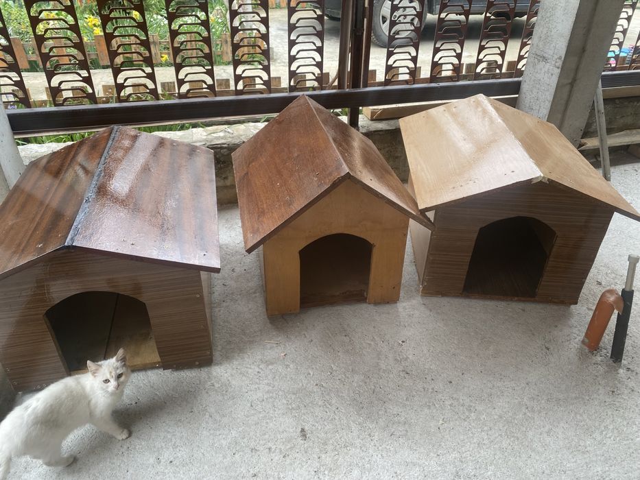 Ръчно изработени къщички за куче