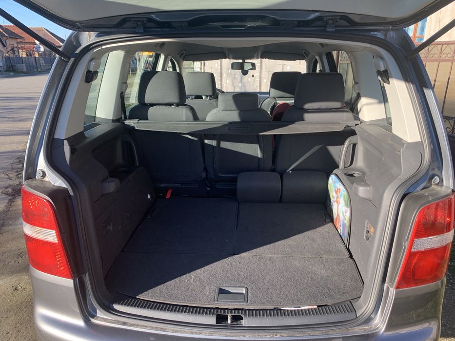 Vând Wolkswagen touran