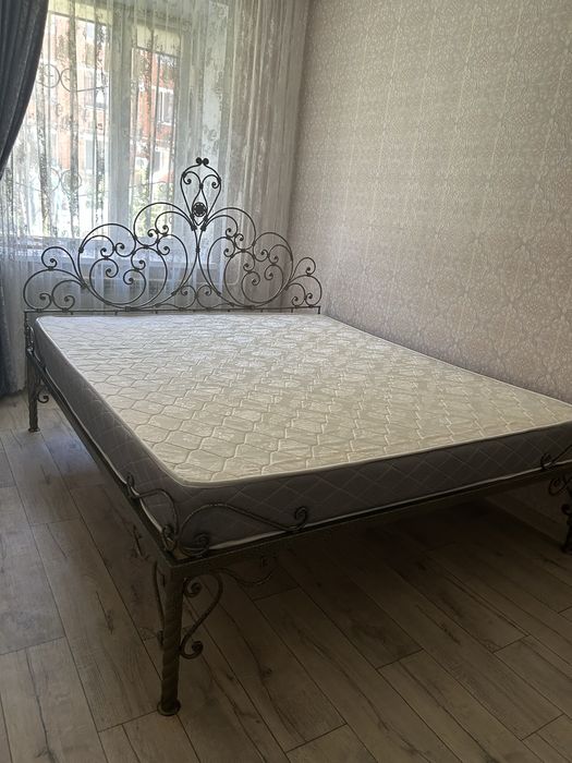Кованная кровать 180/200 с матрасом