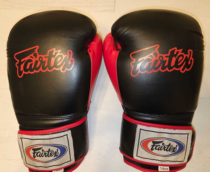 Боксёрские перчатки Fairtex