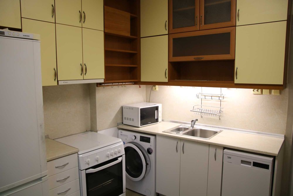 Дава се под наем Тристаен апартамент в Варна, Център - 70 кв.м за 648.21 € - Снимка #9