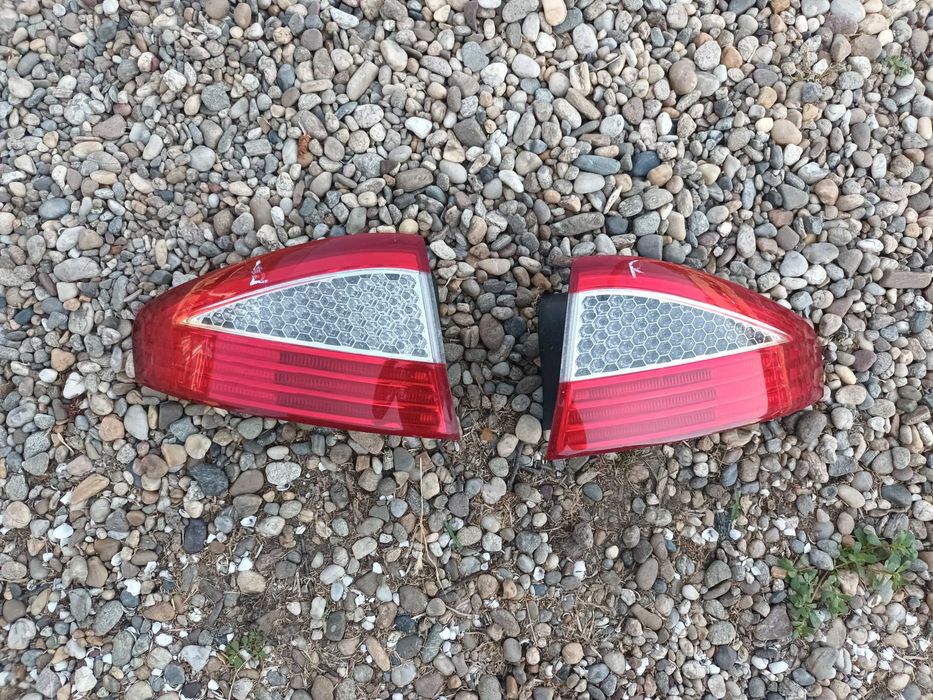 ляв и десен външен стоп за форд мондео 4 седан FORD MONDEO IV