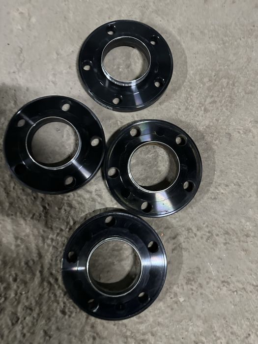 Проставки с болтами на бмв 5х120 2 см.