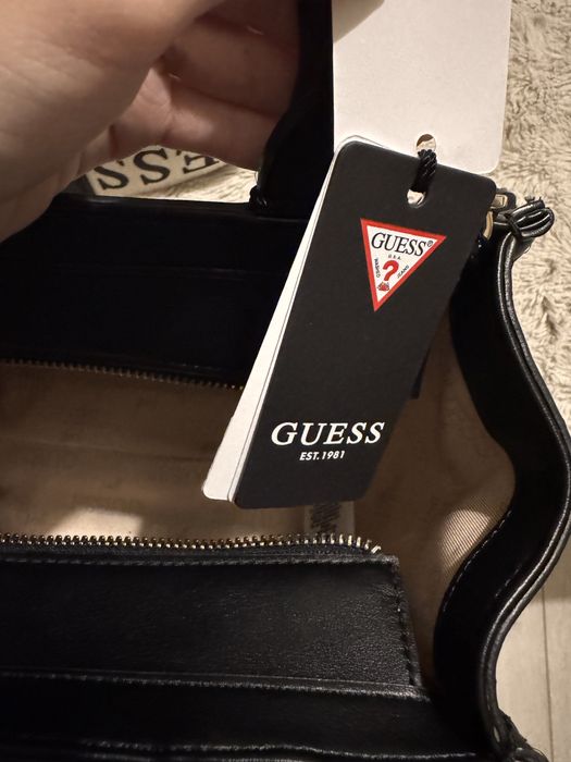 Малка чанта Guess