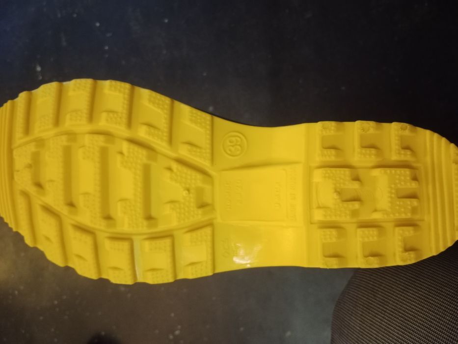 Сапоги резиновые размер 39. 40.