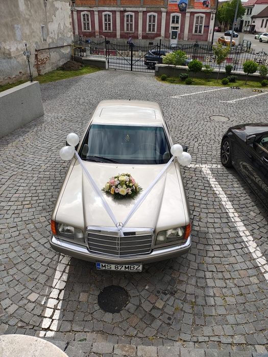 Mașină epocă, limuzină clasică pentru  evenimente (nuntă, majorat,etc)