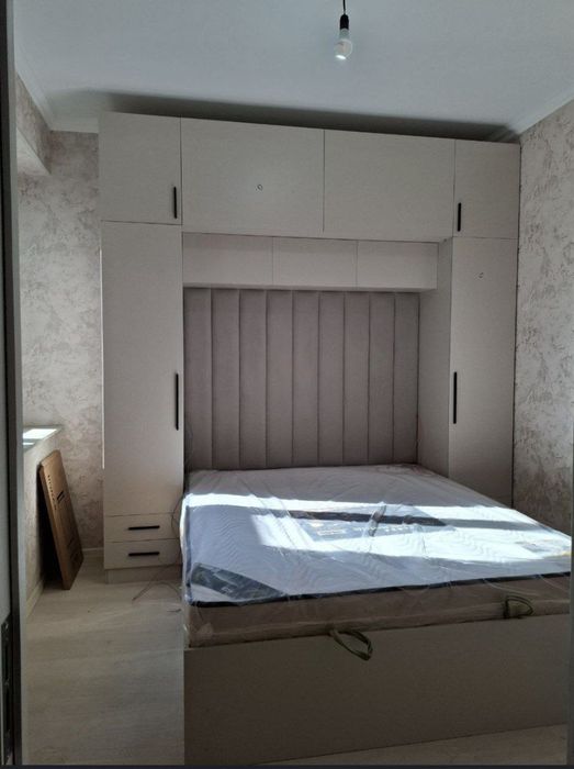 Рисовии́ бозор якинида. 1 хонали янги  уи́.