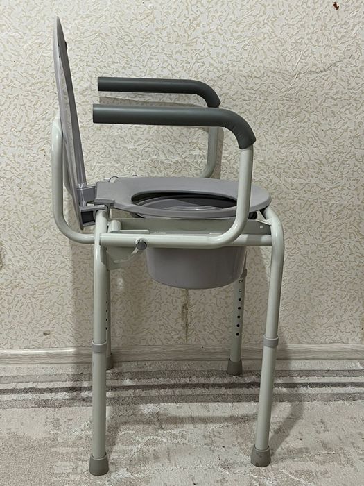 Санитарный   стул