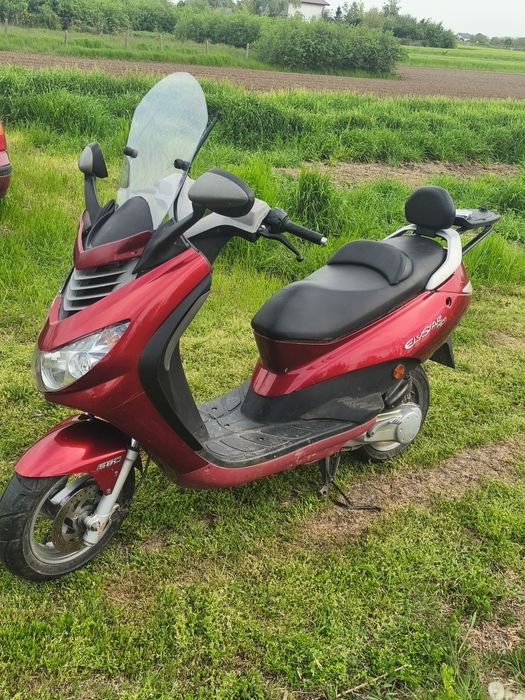 Vând scuter Peugeot 2t fac și schimb